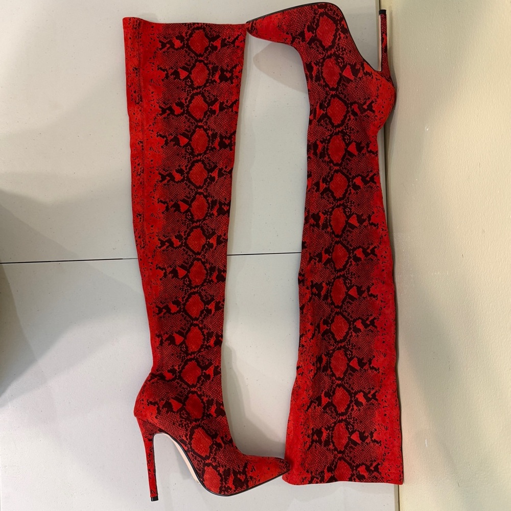 Pirassa Snake Pointy Toe Stiletto Boots 7 Red Black Faux Suede Snakeskin Print
